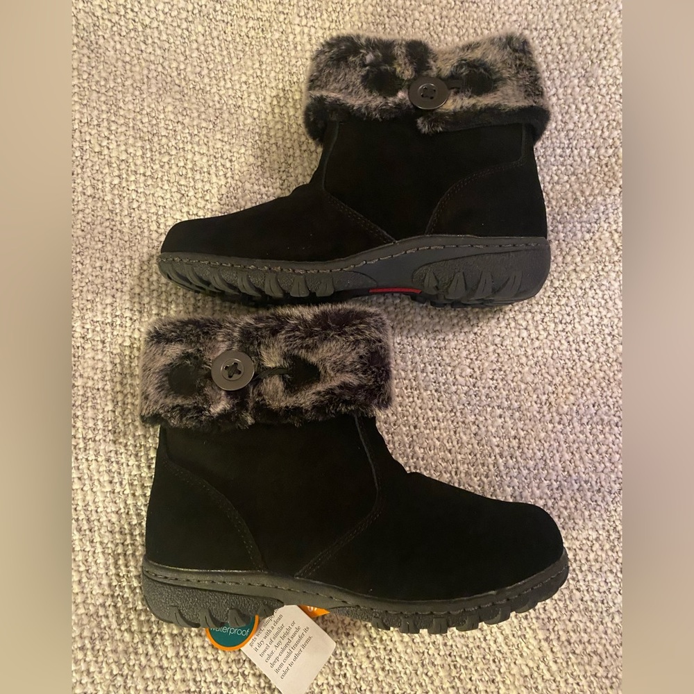 NWT Sporto Ballad Black size 9 boot with fur